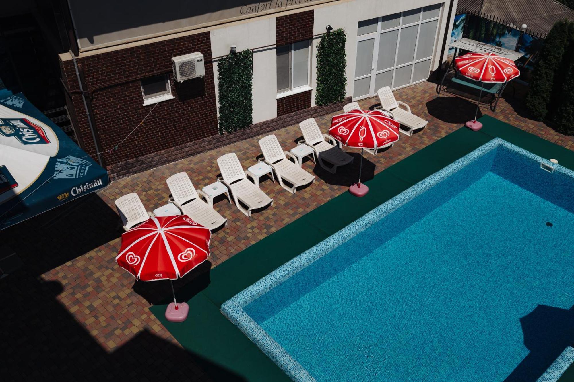 Lolo'S Bliss Hotel Chişinau Exteriör bild