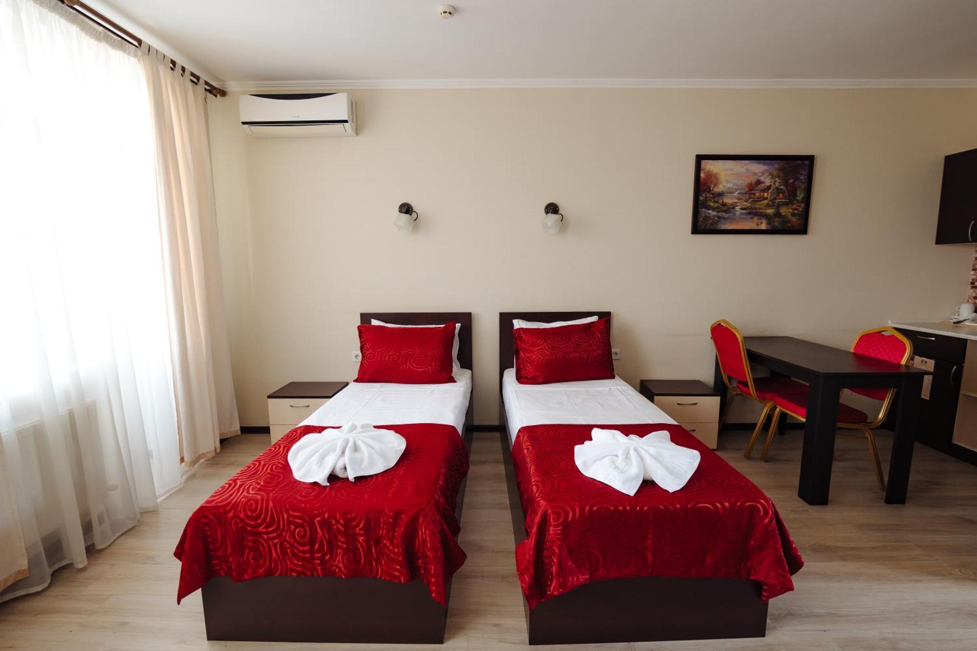 Lolo'S Bliss Hotel Chişinau Exteriör bild