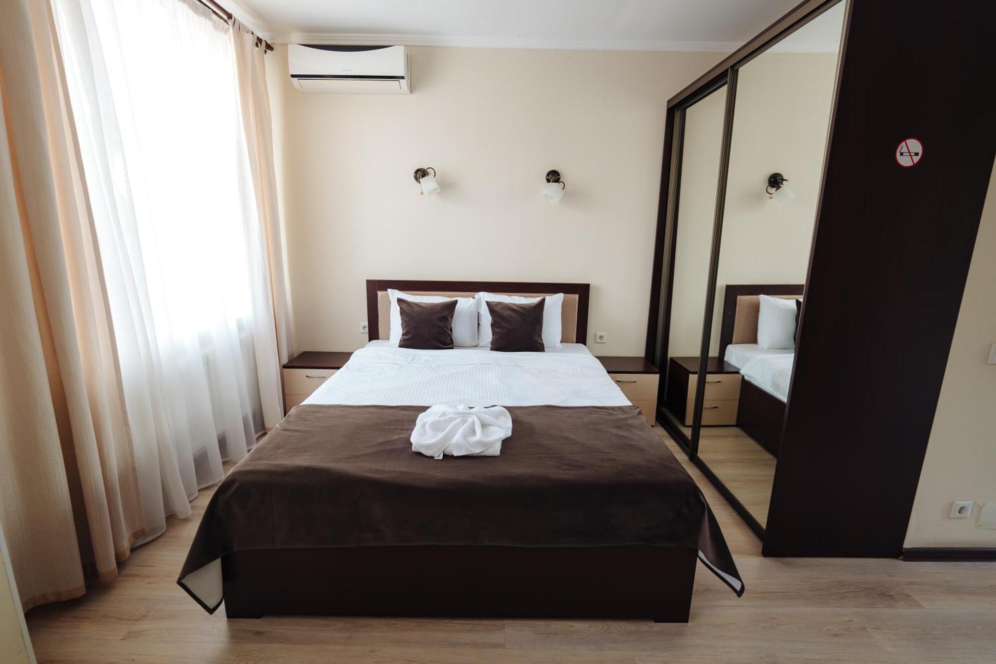 Lolo'S Bliss Hotel Chişinau Exteriör bild